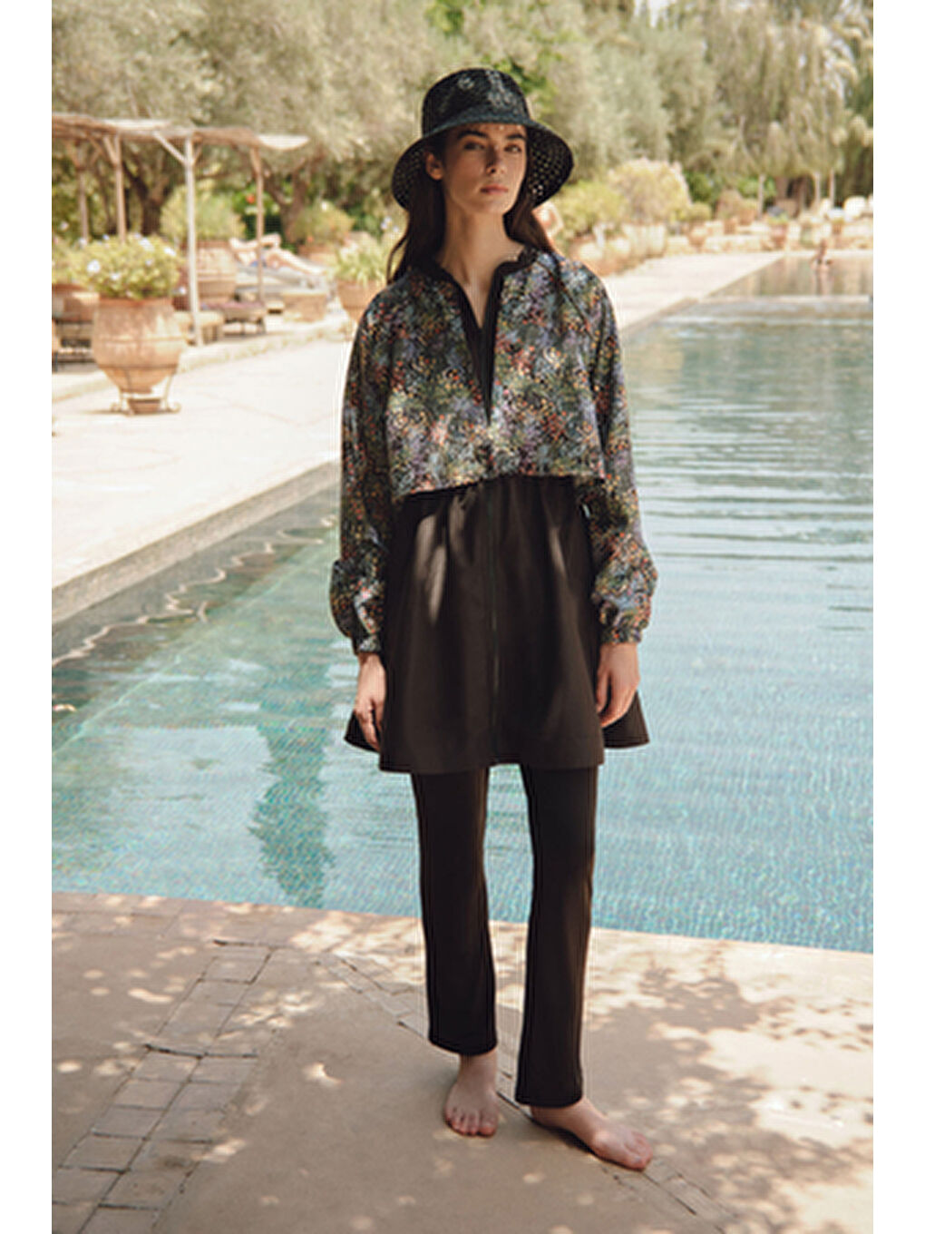 Siyah Rüzgarlıklı 3'Lü Tesettür Mayo Takımı Tıny Flower-7