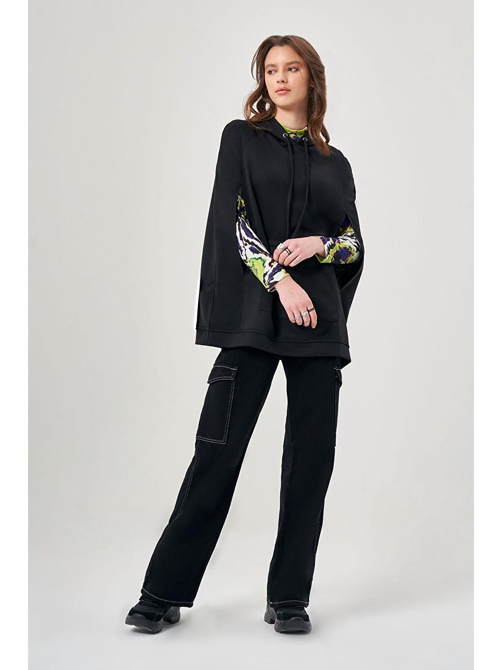 Pelerin Kapüşonlu Siyah Sweatshirt-2