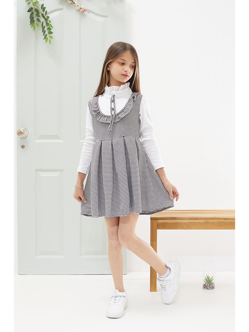 Beyaz Kazayağı Desenli Uzun Kollu Badili Kız Çocuk Elbise 18558