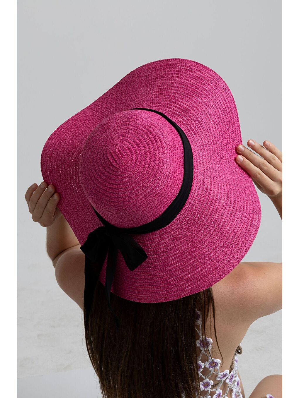 Fiyonklu Fuşya Geniş Hasır Şapka HSR2081-3