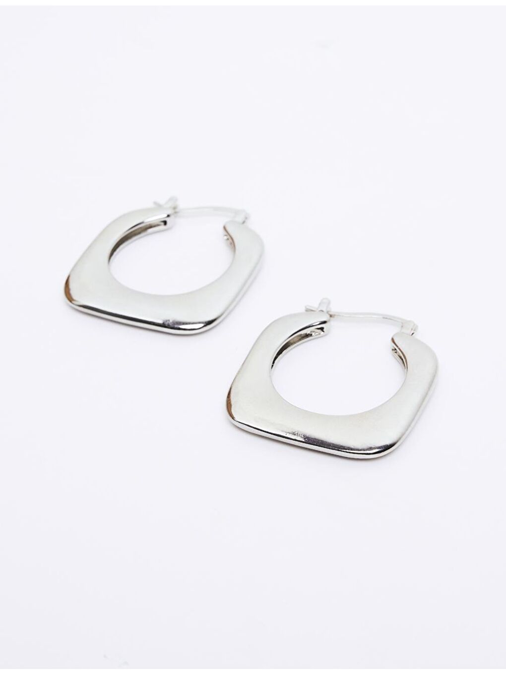 Gri Gümüş Kare Figürlü Küpe-2