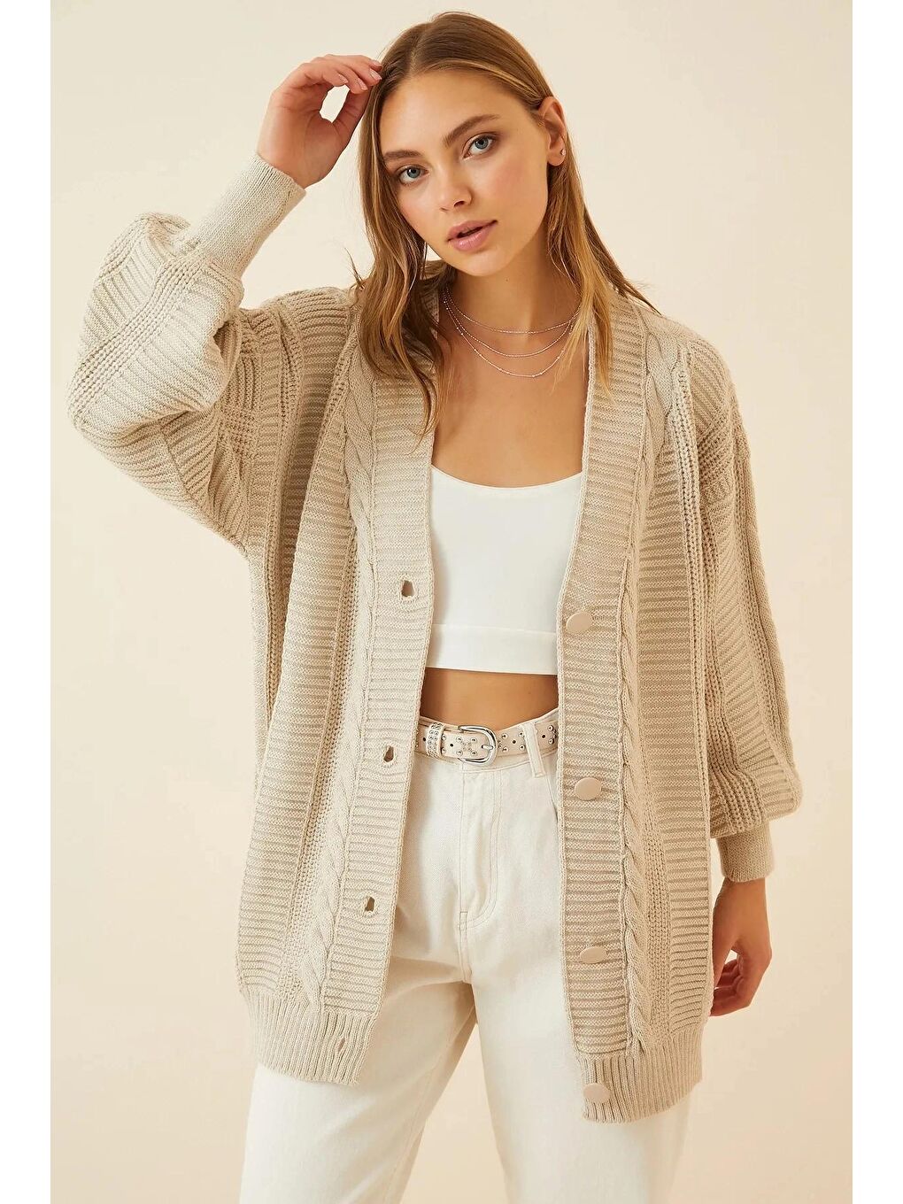 Kadın Bej Saç Örgü Desen Uzun Düğmeli Rahat Kesim Triko Hırka HZL23W-BD1100691-2