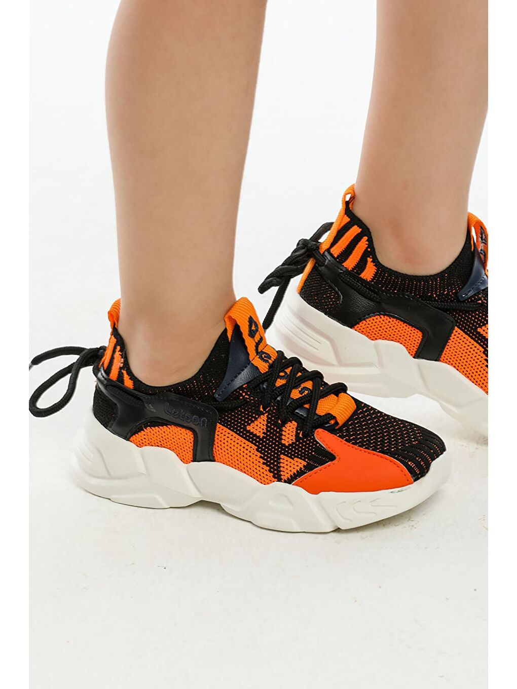 Siyah Yuvarlak Burunlu Bağcıklı Kız Çocuk Spor Ayakkabı