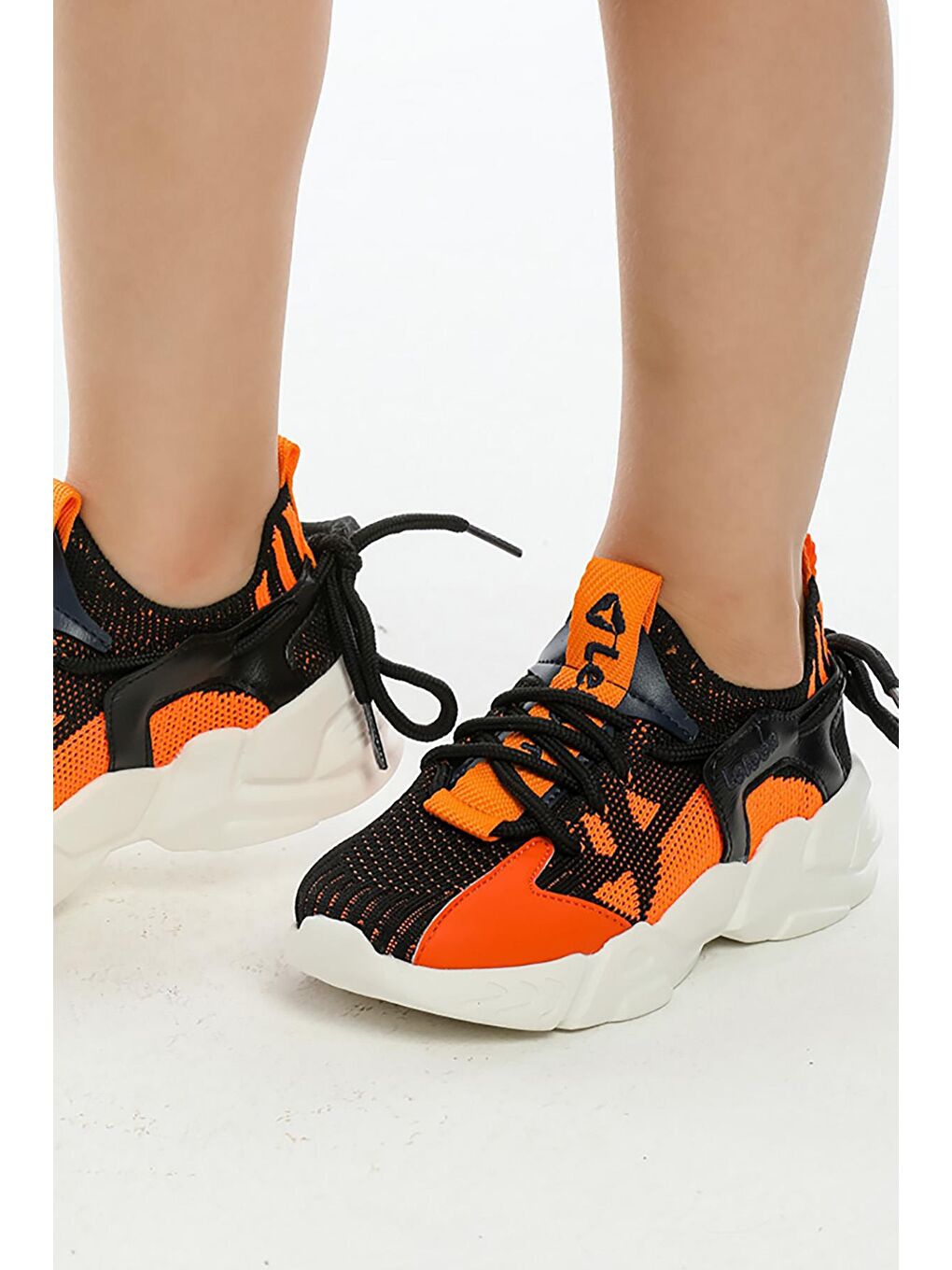 Siyah Yuvarlak Burunlu Bağcıklı Kız Çocuk Spor Ayakkabı-2