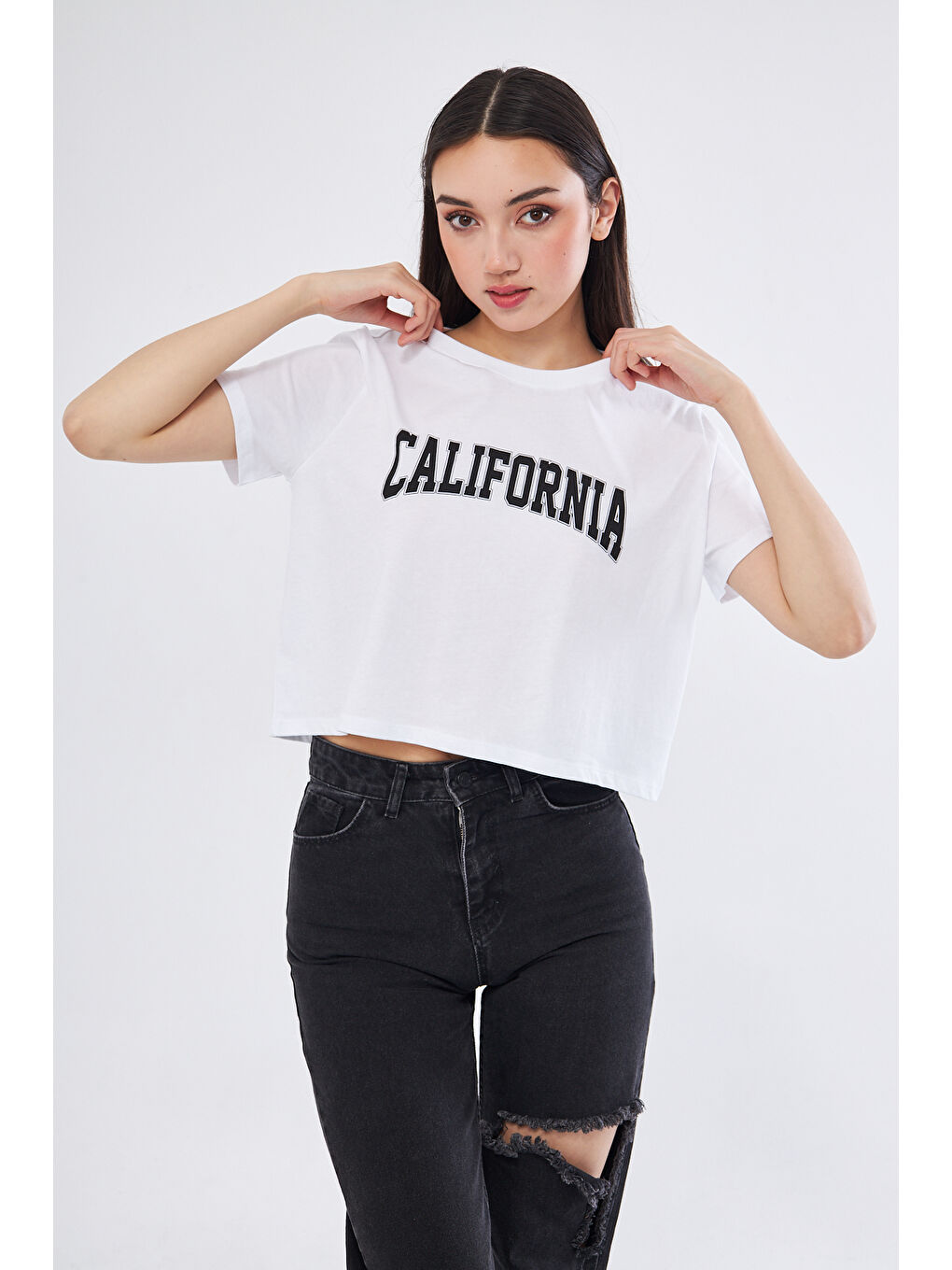 Charamela Beyaz California Baskılı Crop Tshirt - 1