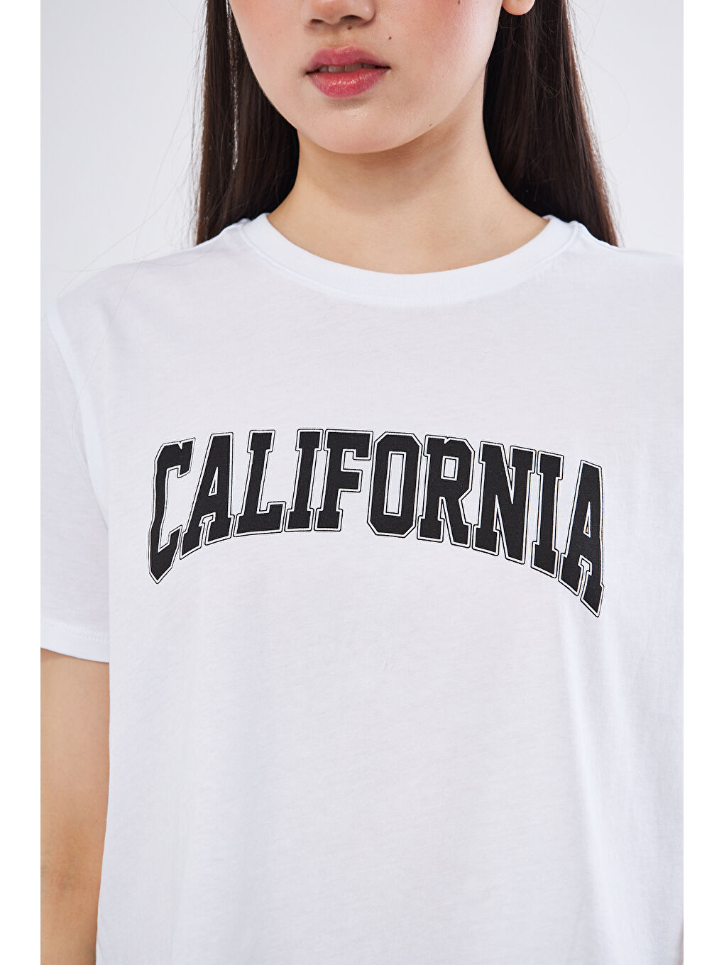 Charamela Beyaz California Baskılı Crop Tshirt - 3