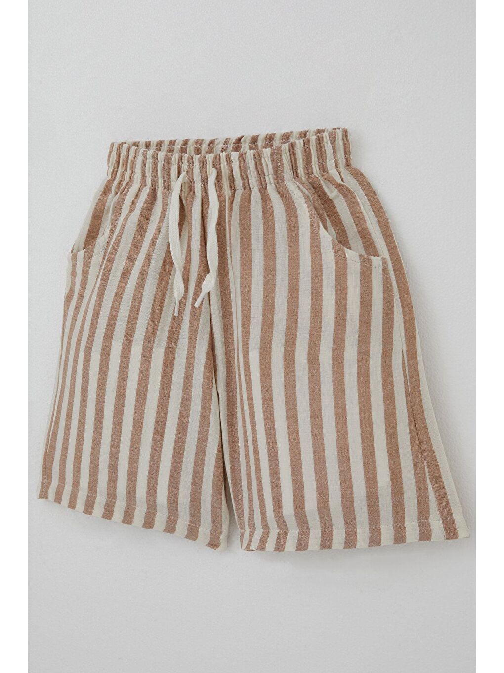 Erkek Çocuk Şortlu Takım Yazı Baskılı Bağcık Aksesuarlı Ekru (4 Yaş)-10