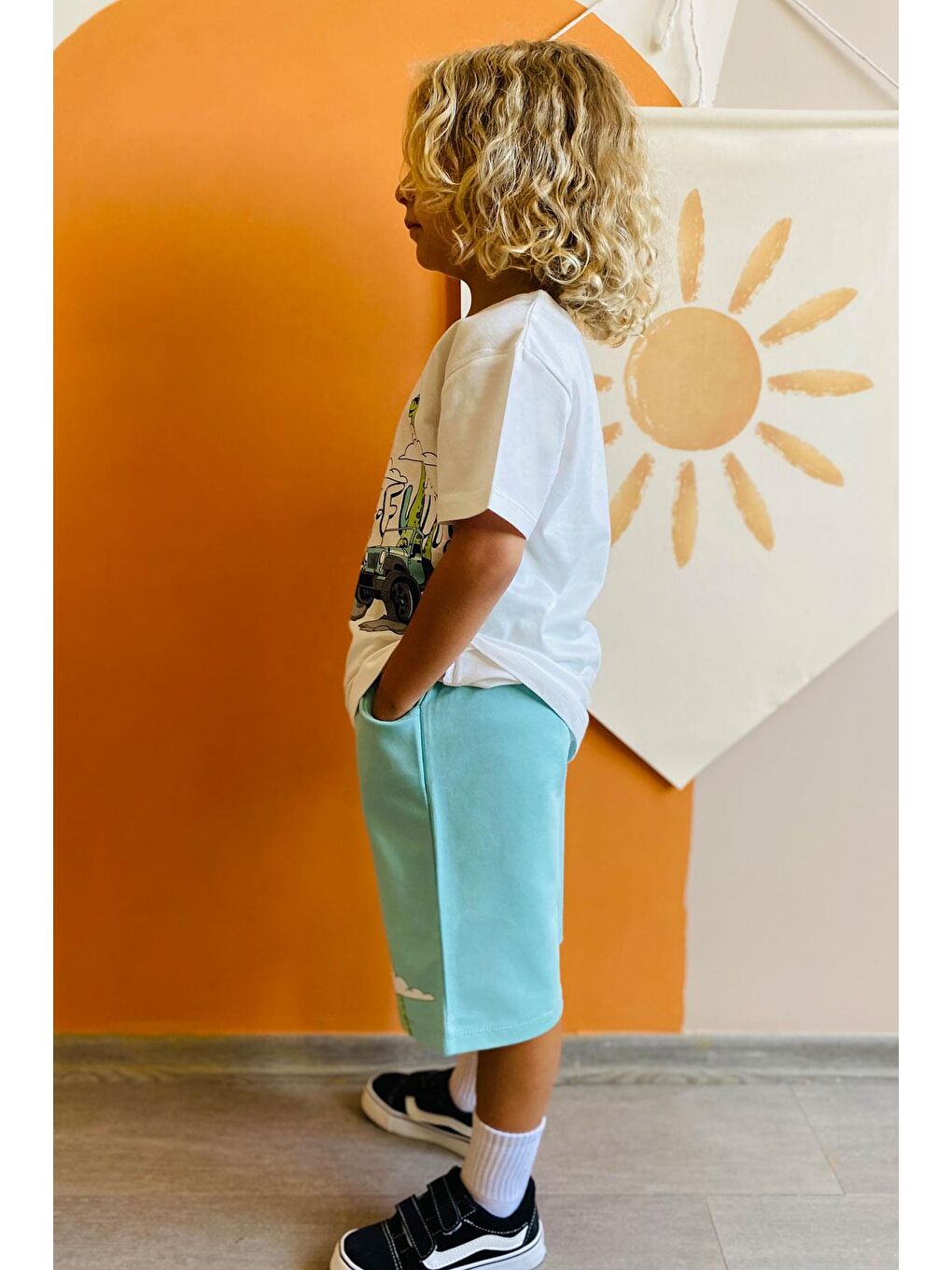 Erkek Çocuk Şortlu Takım Maceracı Dinozor Baskılı Beyaz (2-6 Yaş)-1