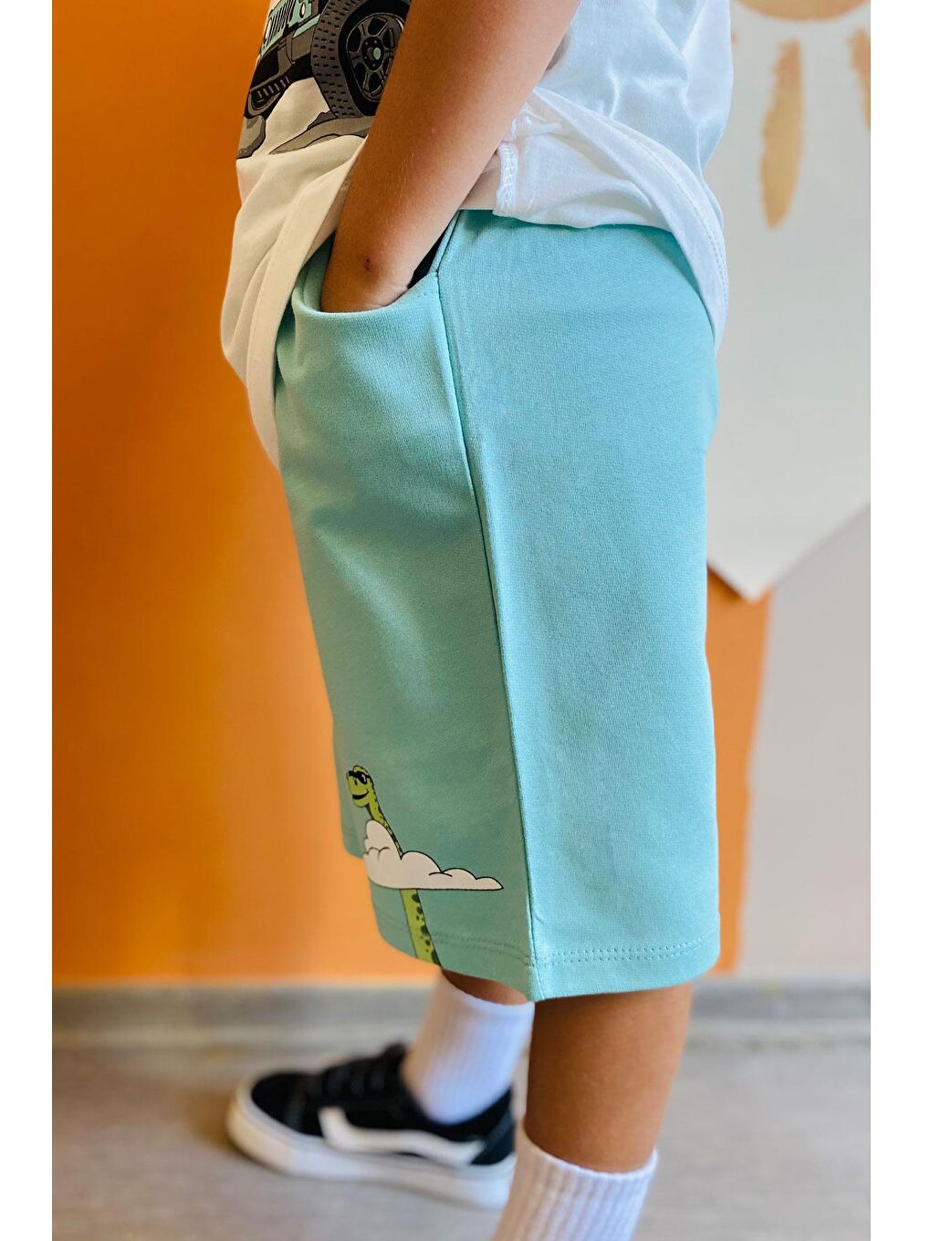 Erkek Çocuk Şortlu Takım Maceracı Dinozor Baskılı Beyaz (2-6 Yaş)-3