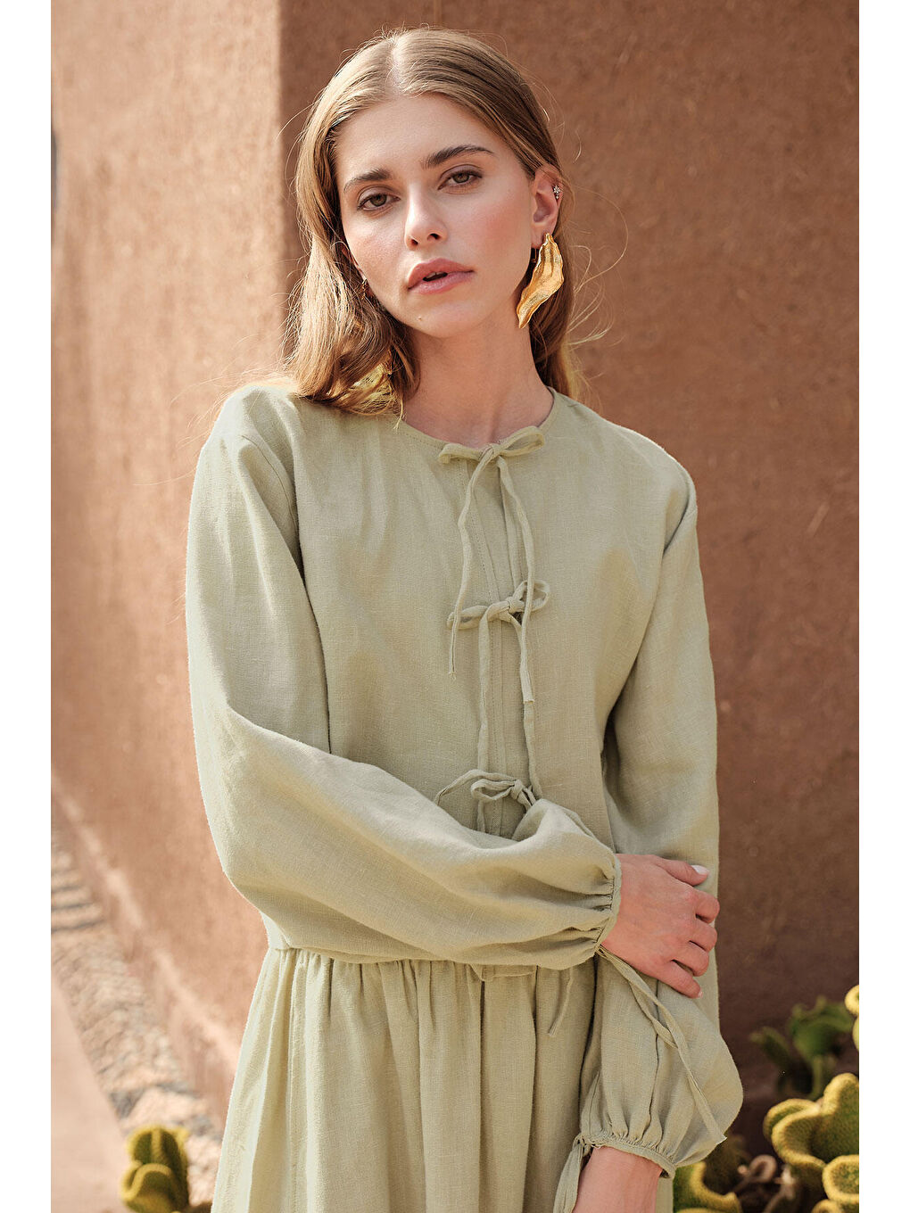 Yeşil Keten Bağcık Detaylı Bluz-1