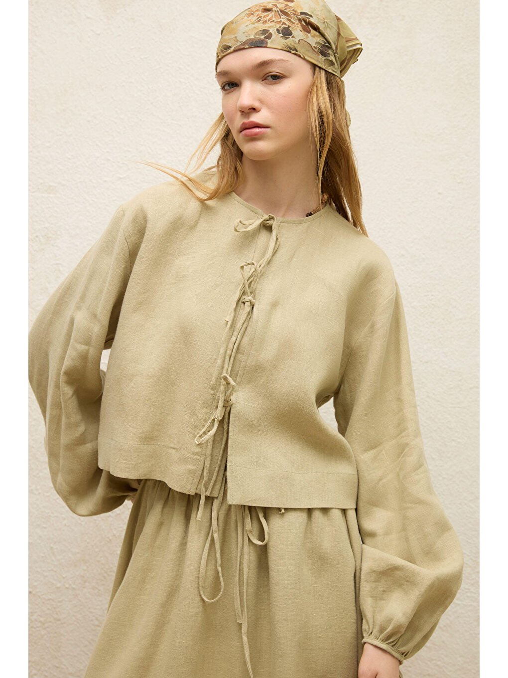 Yeşil Keten Bağcık Detaylı Bluz-3