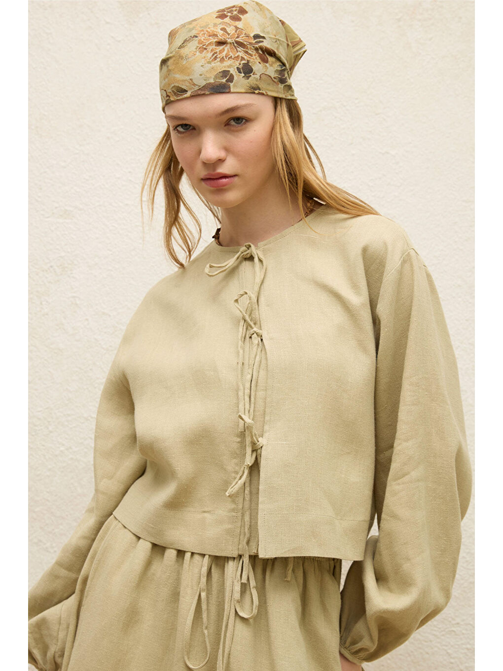 Yeşil Keten Bağcık Detaylı Bluz-4