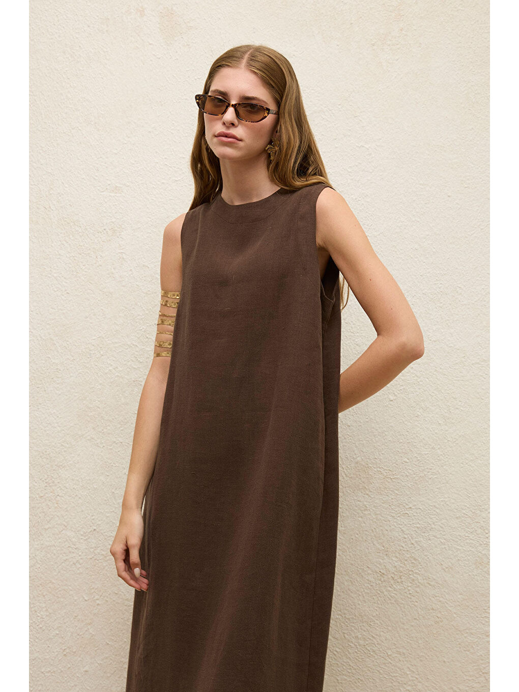 Kahverengi Kolsuz Keten Rahat Elbise Acı Kahve-1
