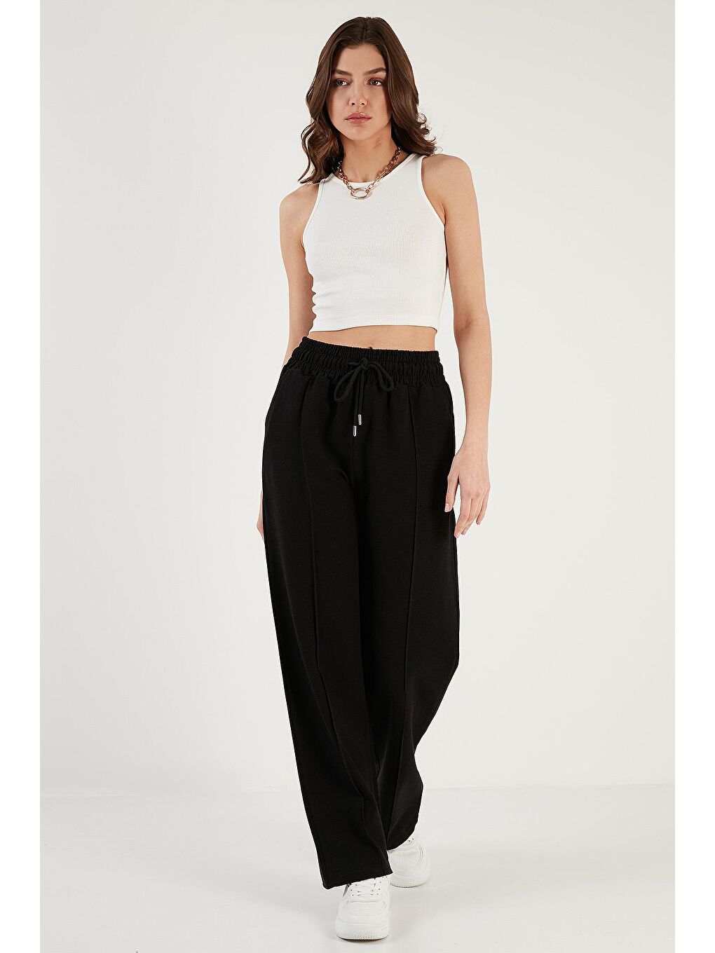 Siyah Pamuk ve Keten Karışımlı Yüksek Bel Rahat Kesim Bol Paça Spor Pantolon 5865022-1