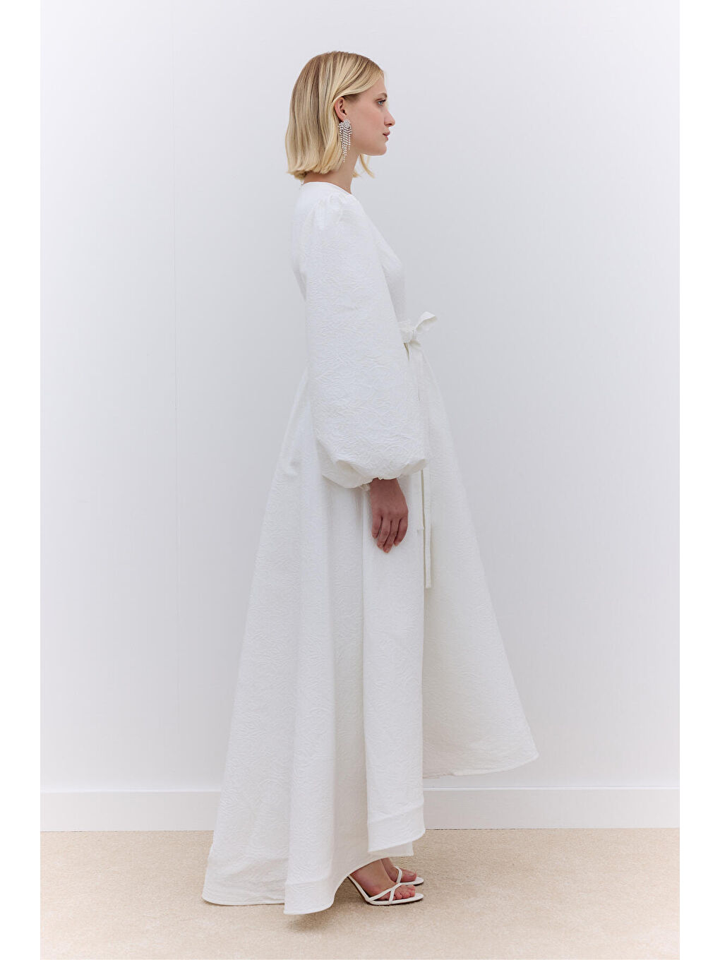 Jakarlı Kuyruklu Abiye Elbise Ekru-3