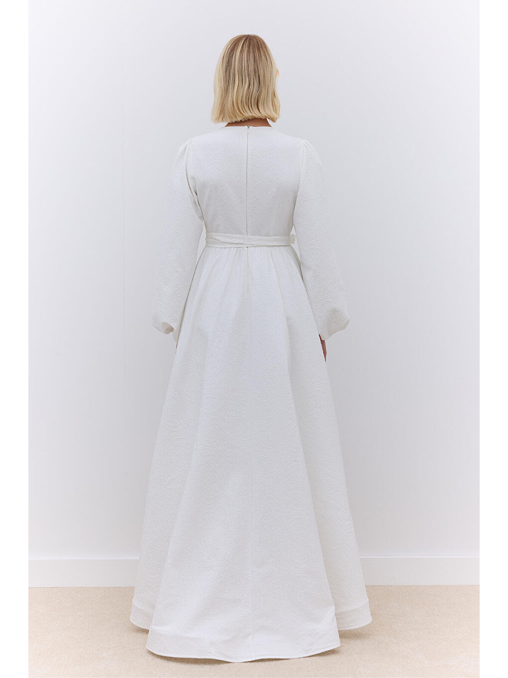 Jakarlı Kuyruklu Abiye Elbise Ekru-4