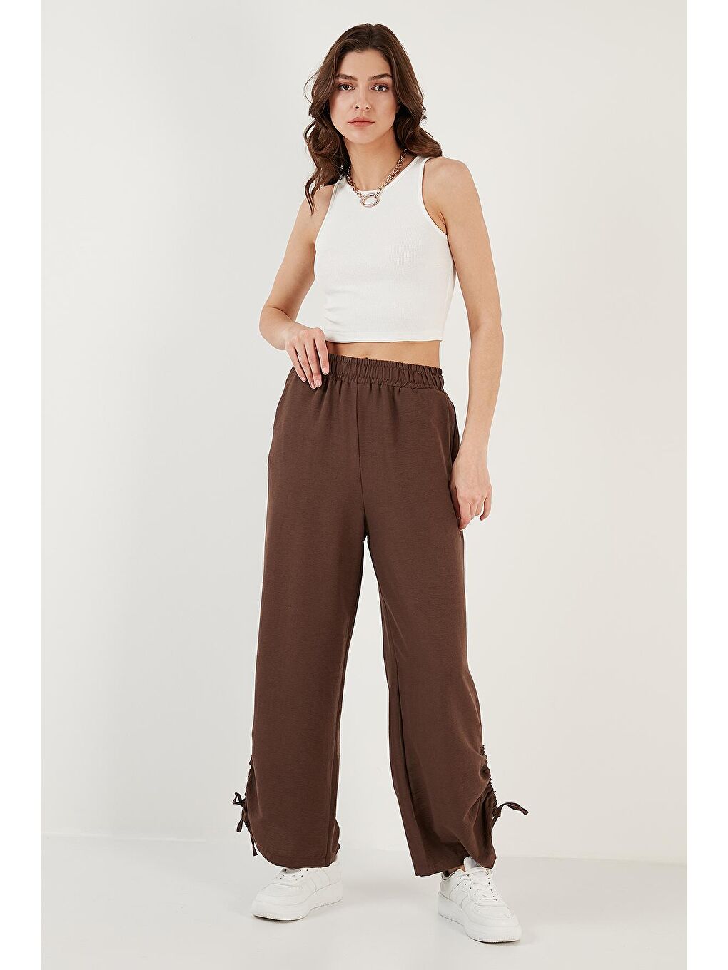 Kahverengi Rahat Kesim Büzgülü Bol Paça Yazlık Pantolon 6236381-1