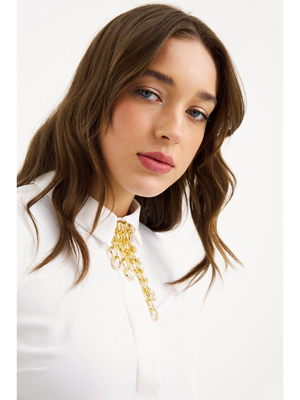 Zincir Aksesuarlı Düz Gömlek - Ekru-3