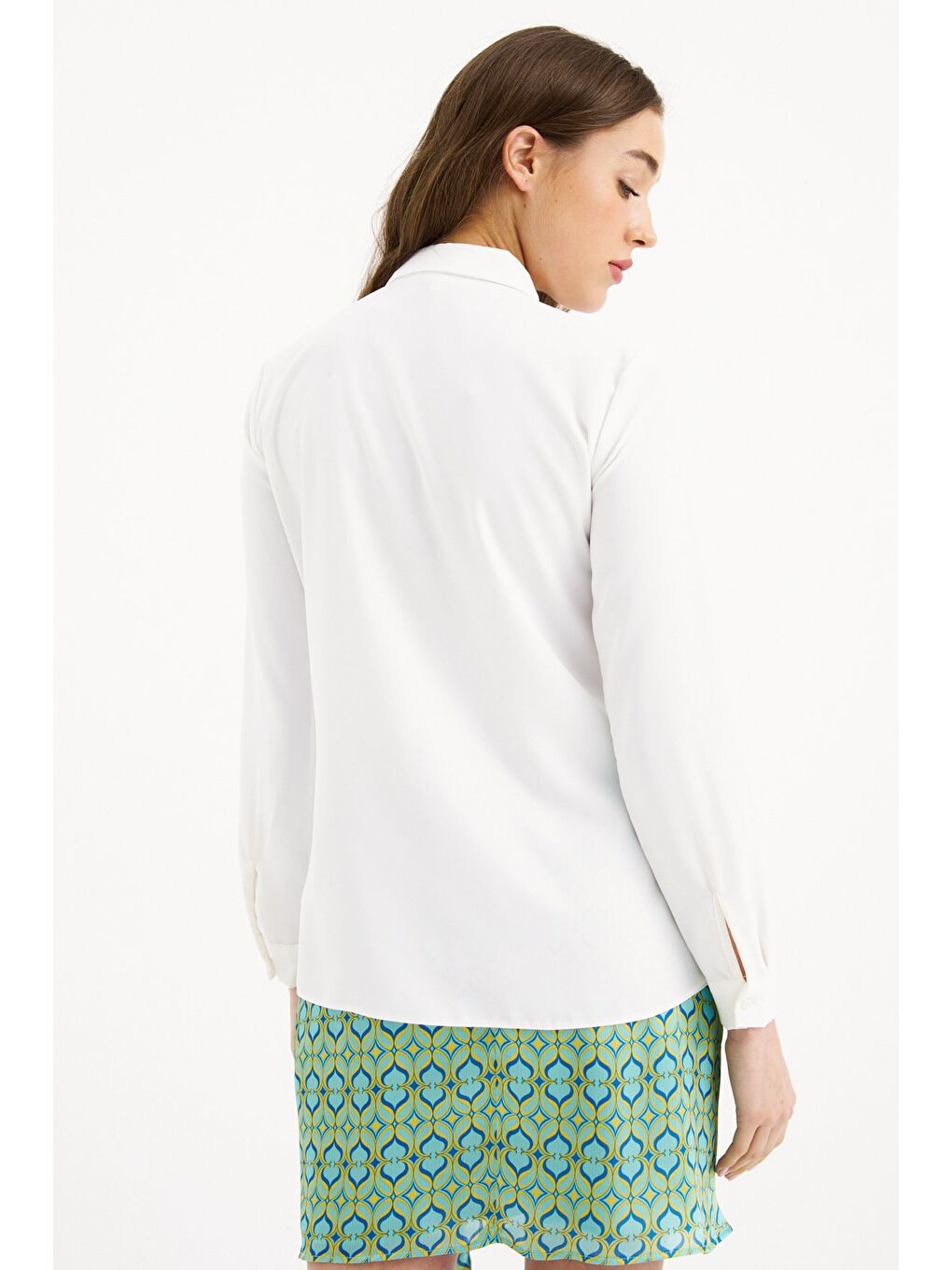 Zincir Aksesuarlı Düz Gömlek - Ekru-4