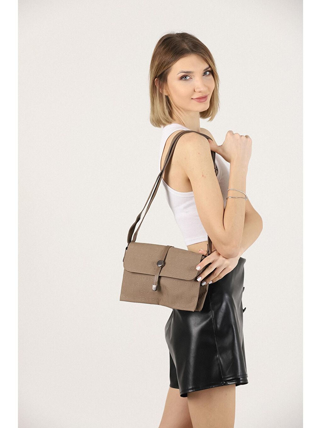 Bej Kabartma Yazılı Omuz Çantası-1