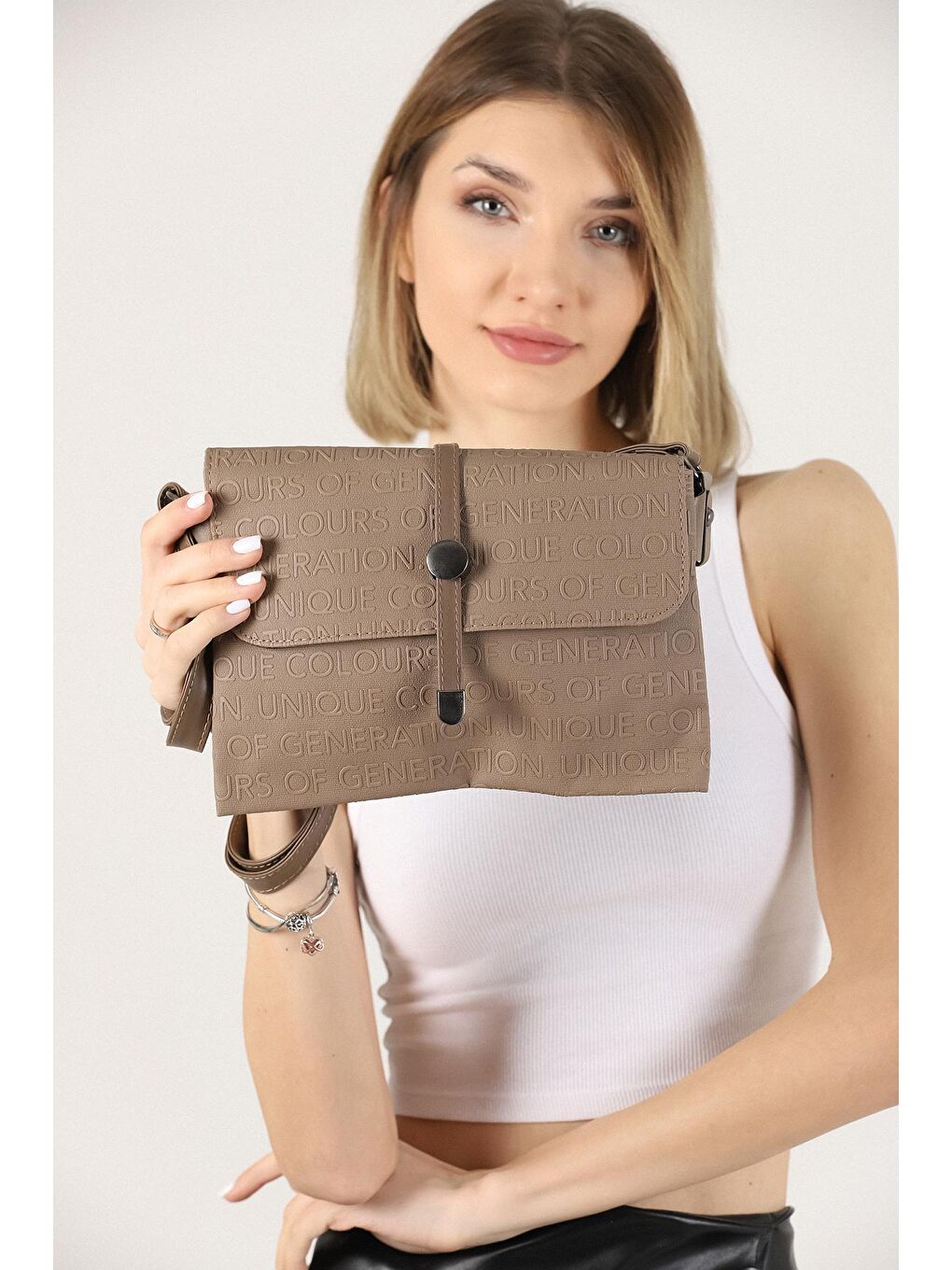 Bej Kabartma Yazılı Omuz Çantası-3