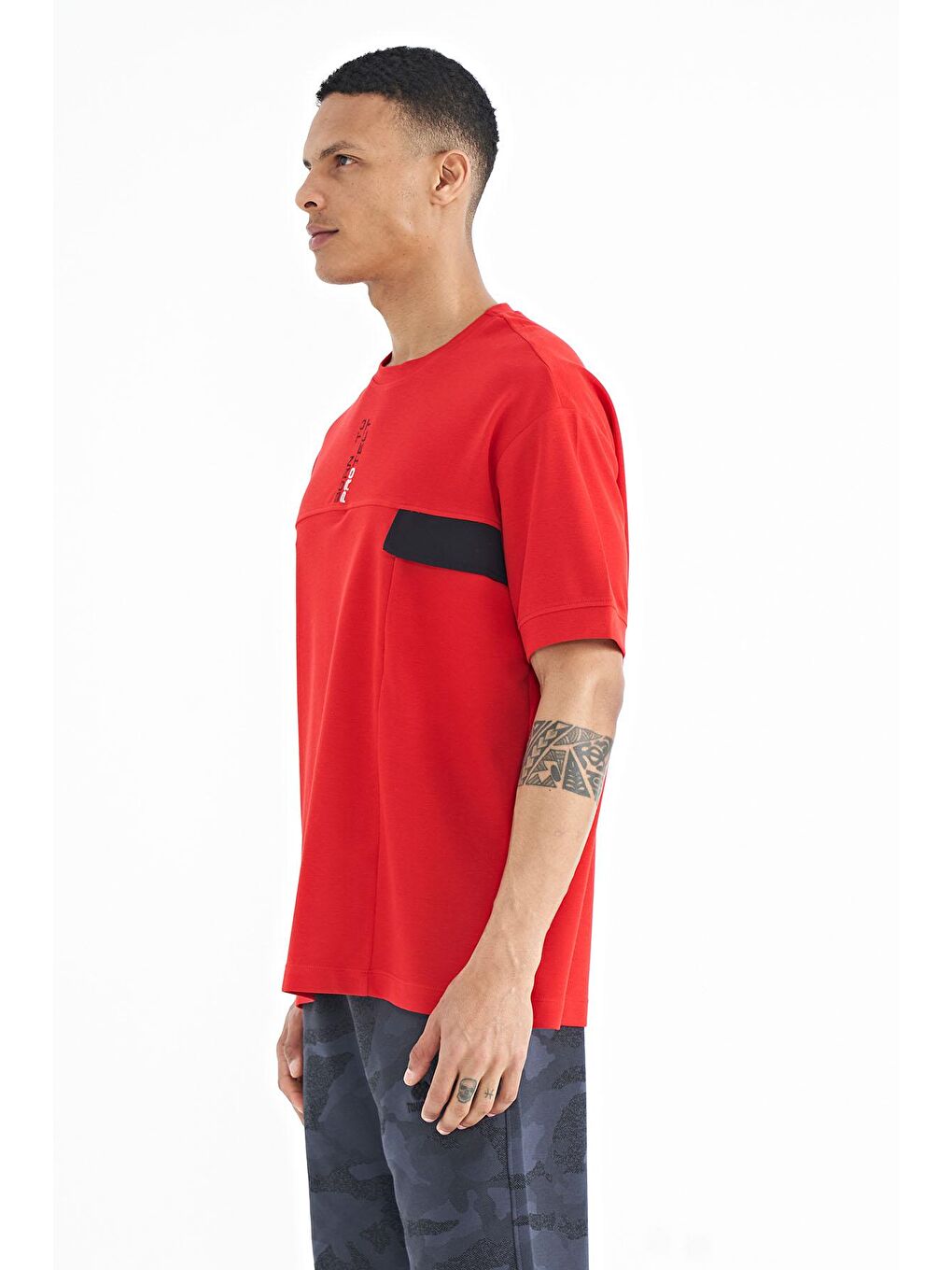 TOMMYLIFE Kırmızı Gizli Cep Detaylı Baskılı Oversize Erkek T-shirt - 88244 - 4