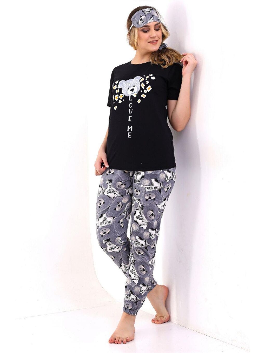 Siyah Uyku Bantlı Ayıcık Papatya Baskılı Kadın Kısa Kol Pijama Takımı