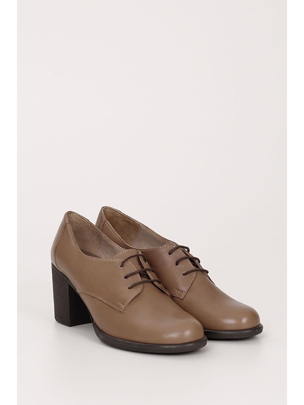 Bej VİZON  Hakiki Deri Yuvarlak Burun Orta Topuklu Kauçuk Taban Bağcıklı Kadın Ayakkabı 24135-1