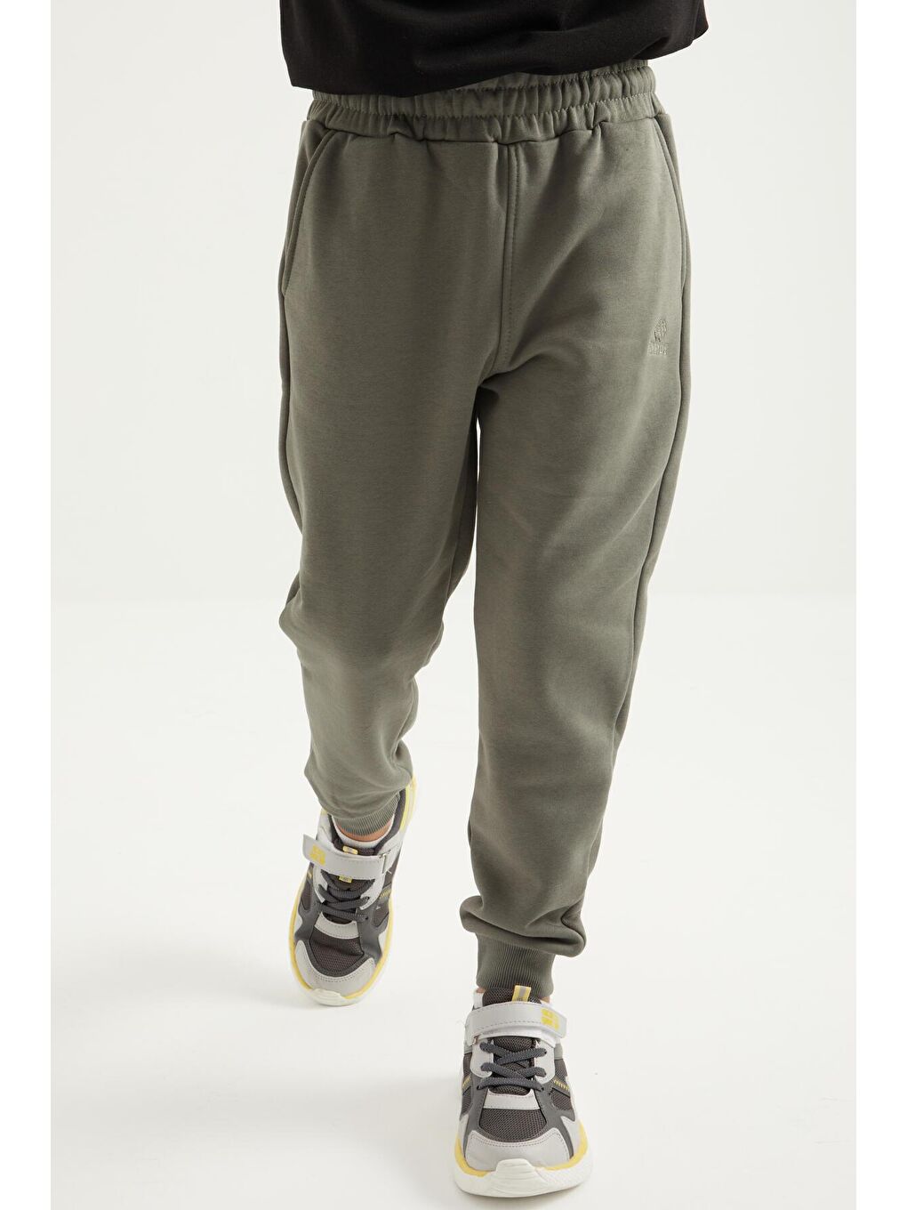 TOMMYLIFE Yeşil Çağla Basic Cepli Jogger Standart Kalıp Erkek Çocuk Eşofman Alt - 11046 - 3