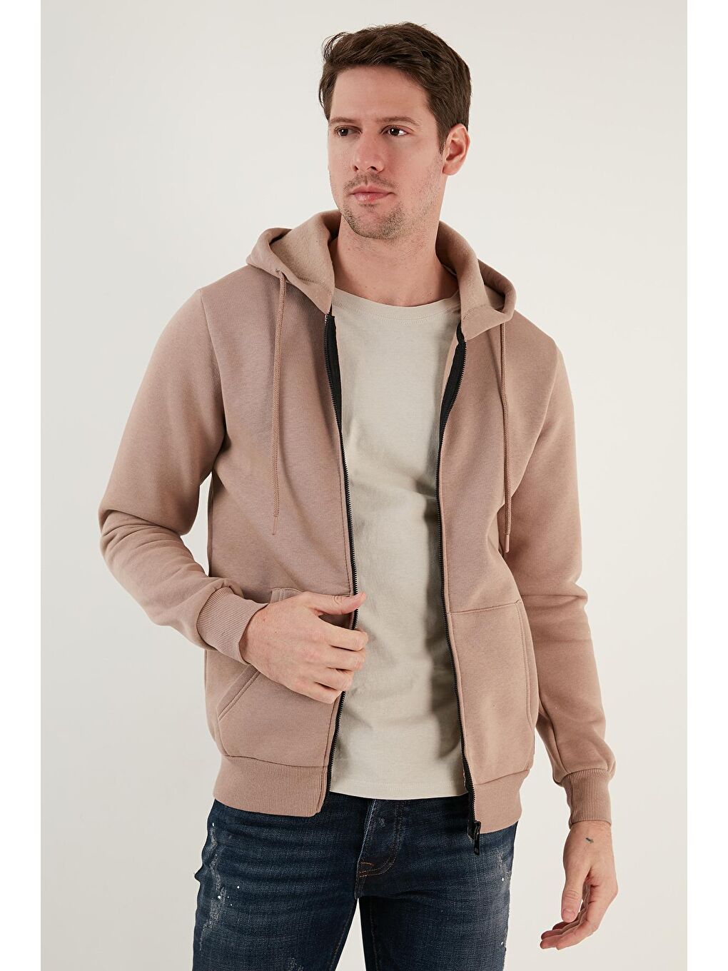 Bej Slim Fit Kapüşonlu  İçi Tüylü Yumuşak Şardonlu Kışlık Fermuarlı Sweatshirt 5905340-1