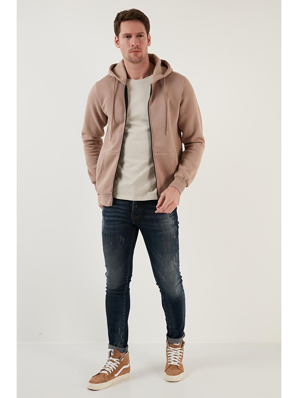 Bej Slim Fit Kapüşonlu  İçi Tüylü Yumuşak Şardonlu Kışlık Fermuarlı Sweatshirt 5905340-2