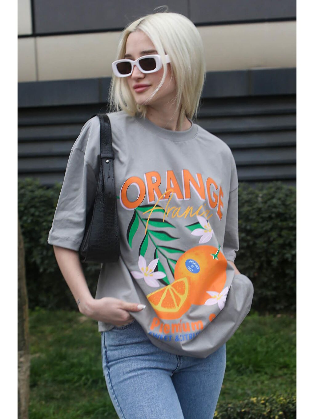 Boyalı Gri Baskılı Bisiklet Yaka Kadın Tişört Mg1707-1