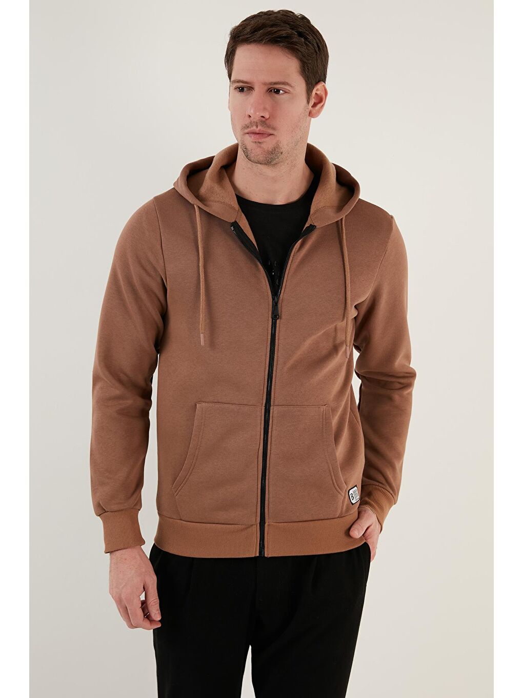 Kahverengi Slim Fit Kapüşonlu  İçi Tüylü Yumuşak Şardonlu Kışlık Fermuarlı Sweatshirt 5905340-3