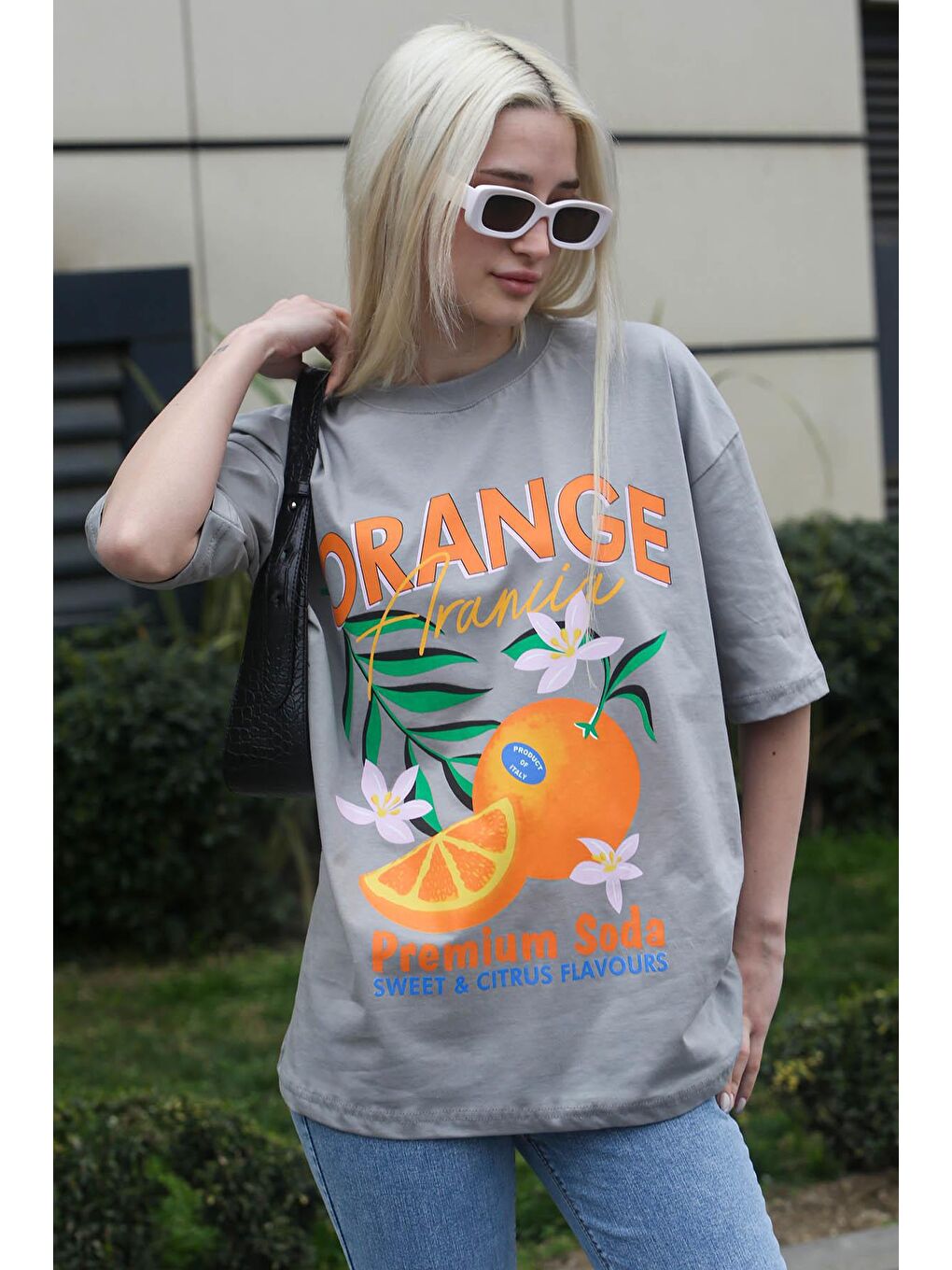 Boyalı Gri Baskılı Bisiklet Yaka Kadın Tişört Mg1707-4