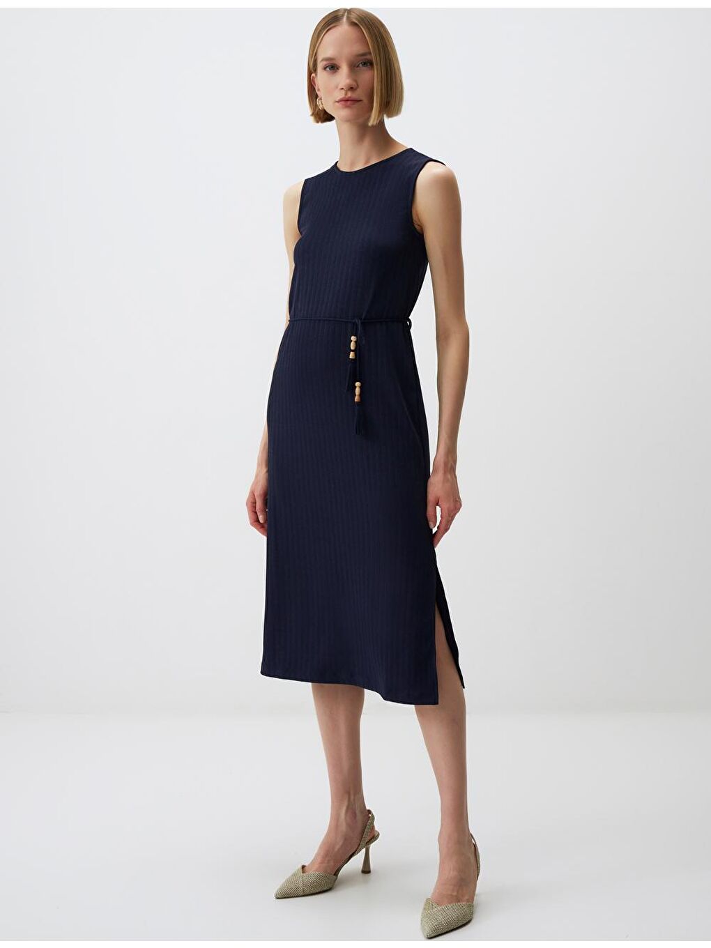 Lacivert Sıfır Yaka Kolsuz Kuşaklı Midi Elbise