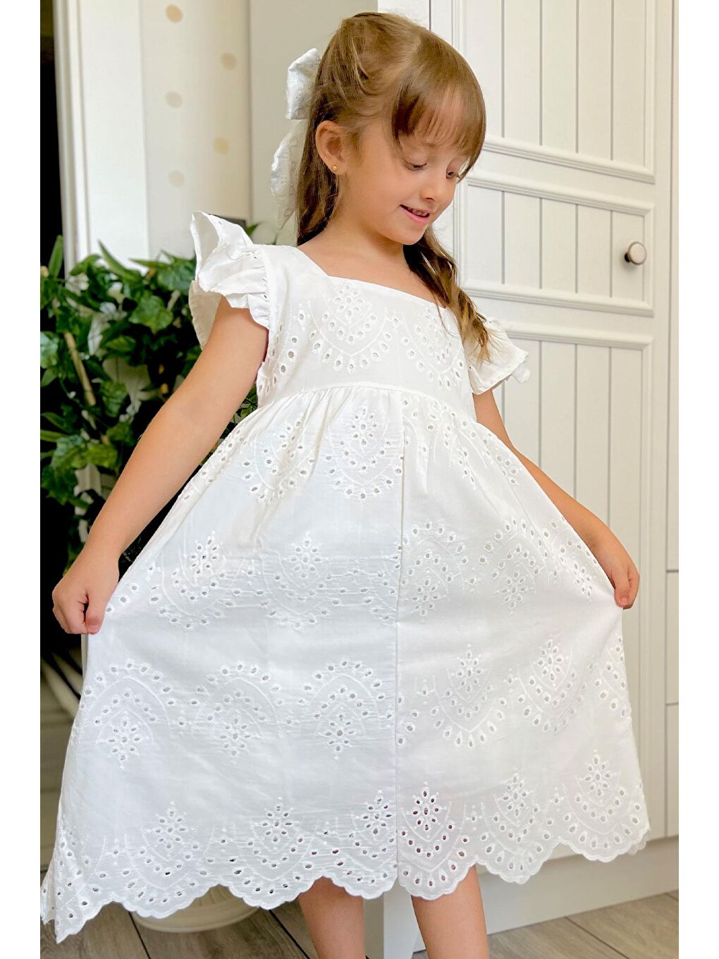 Kız Çocuk Elbise Çiçek Nakışlı Arka Kısmı Fermuarlı Ekru (3-8 Yaş)-1