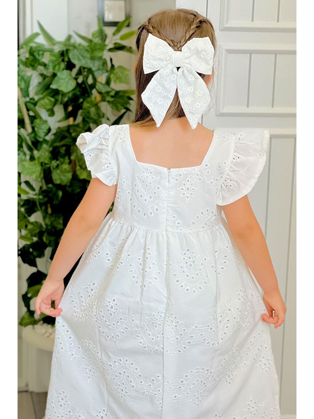 Kız Çocuk Elbise Çiçek Nakışlı Arka Kısmı Fermuarlı Ekru (3-8 Yaş)-2