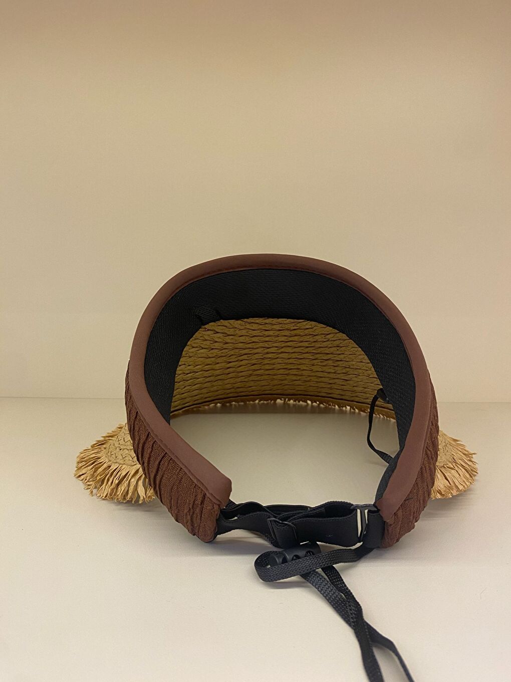 Kahverengi Kahve Saçak Detaylı Yumuşak Siperlikli Hasır Vizör Şapka HSR2110-2