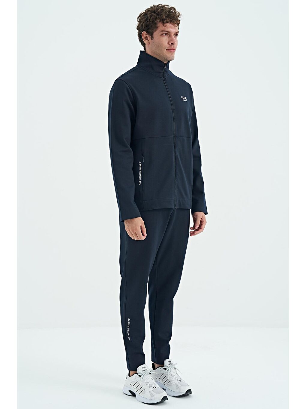 Lacivert Dik Yaka Gizli Cep Detaylı Standart Kalıp Erkek Eşofman Takım - 85209-5