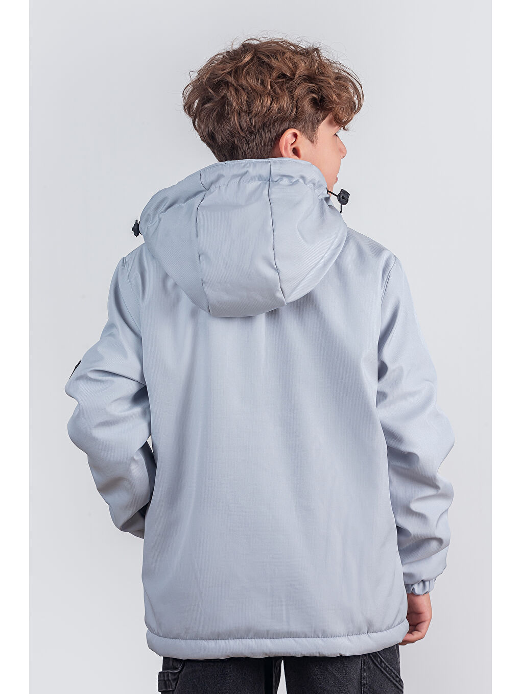 Gri Erkek Çocuk Sabit Kapüşonlu Metal Armalı İçi Kürklü Mont KM3987-2