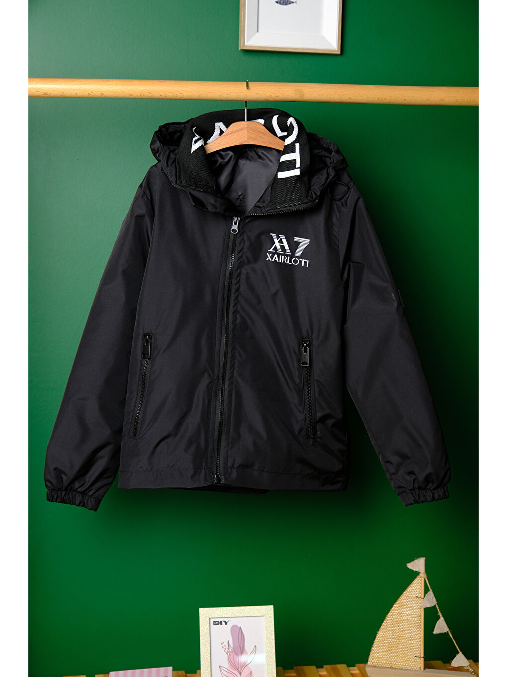 Siyah Erkek Çocuk Spor Mevsimlik Mont MM.XA7-5