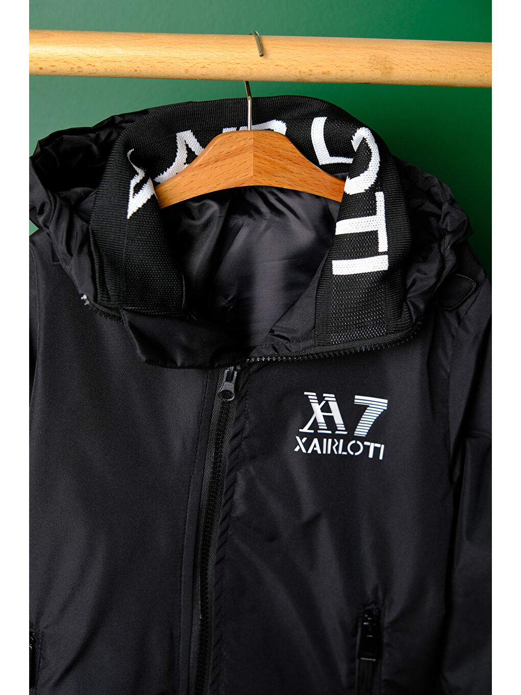 Siyah Erkek Çocuk Spor Mevsimlik Mont MM.XA7-6