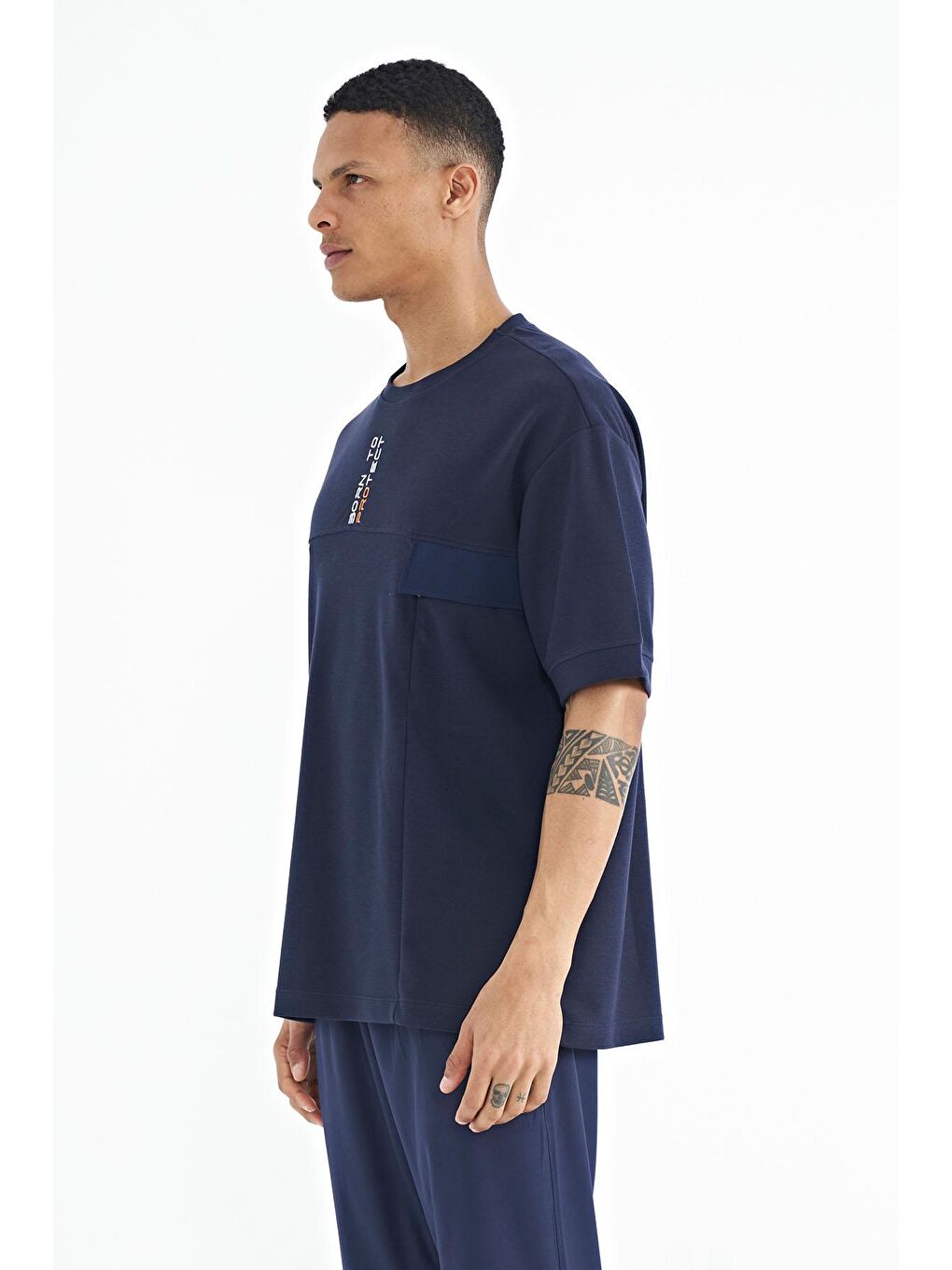 TOMMYLIFE İndigo Gizli Cep Detaylı Baskılı Oversize Erkek T-shirt - 88244 - 3