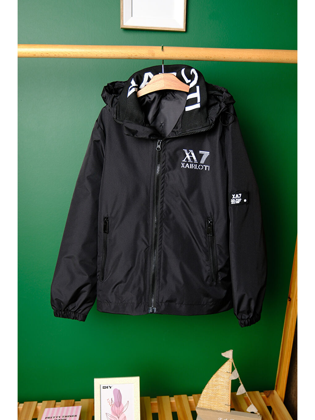 Siyah Erkek Çocuk Spor Mevsimlik Mont MM.XA7-7