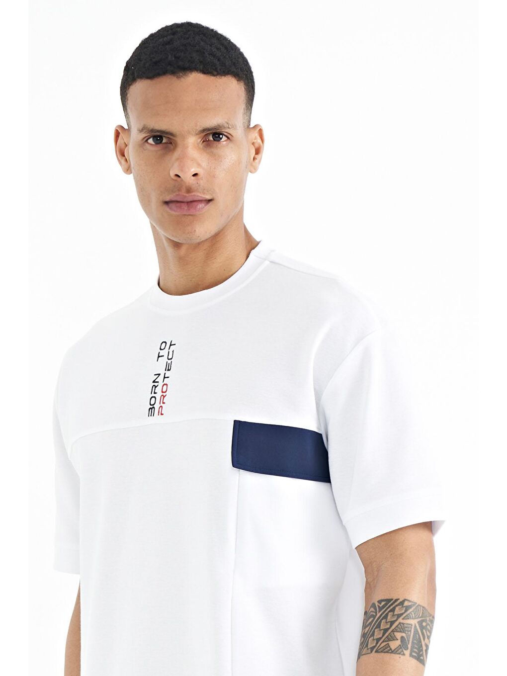 Beyaz Gizli Cep Detaylı Baskılı Oversize Erkek Tişört - 88244-3