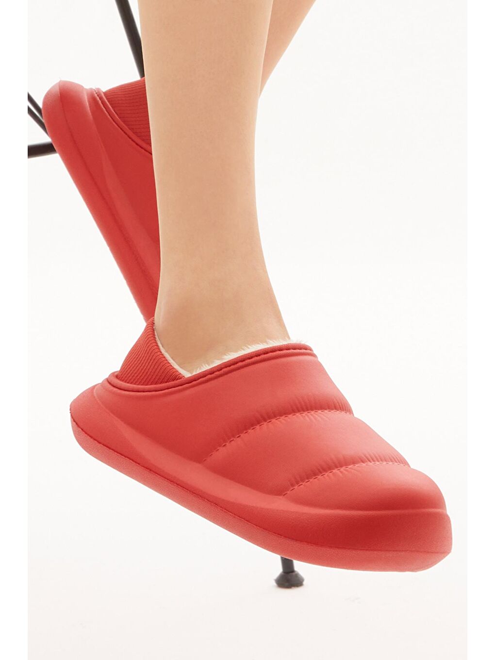 Kadın Kırmızı Rahat Kalıp İçi Kürklü Terlik