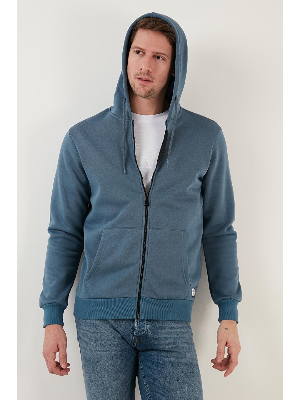 Gri Slim Fit Kapüşonlu  İçi Tüylü Yumuşak Şardonlu Kışlık Fermuarlı Sweatshirt 5905340-2