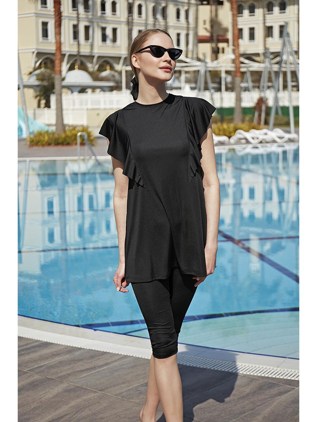 Siyah Fırfır Volan Detaylı Yarı Kapalı Mayo 2150 Hilal-7