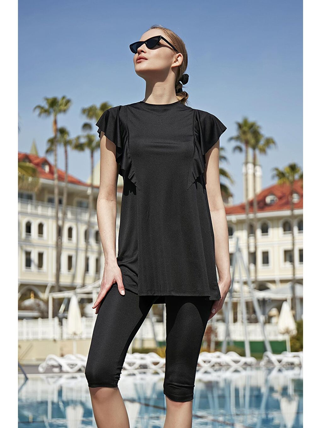 Siyah Fırfır Volan Detaylı Yarı Kapalı Mayo 2150 Hilal-1