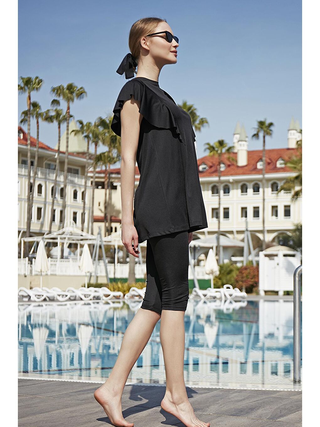 Siyah Fırfır Volan Detaylı Yarı Kapalı Mayo 2150 Hilal-3